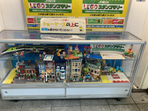 王子駅のレゴのショーケース